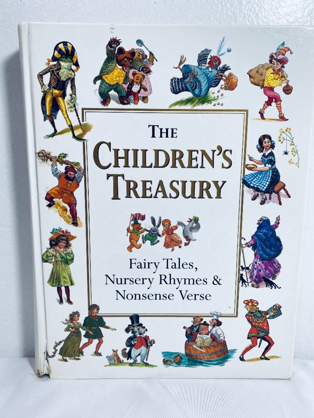 The Children's Treasury Fairy Tales, Nursery Rhymes & Nonsense Verse 2000 HC VG